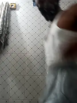 Snapshot of Robin681 chatting on 05-16-26, 01:48 Robin681 online show from 05-16-26, 01:48