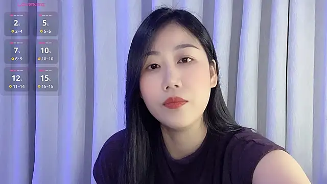 Snapshot of F-Yuwei chatting on 05-06-26, 10:30 F-Yuwei online show from 05-06-26, 10:30