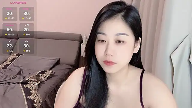 Snapshot of F-Yuwei chatting on 05-31-26, 04:13 F-Yuwei online show from 05-31-26, 04:13