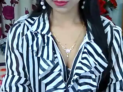 Snapshot of Alina_Nur chatting on 05-15-26, 04:27 Alina Nur online show from 05-15-26, 04:27