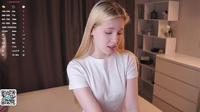 Sweet Love Lily online show from 05-13-26, 09:11