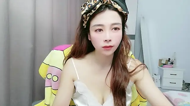 xiaoxiaohong030 online show from 06-17-26, 03:17