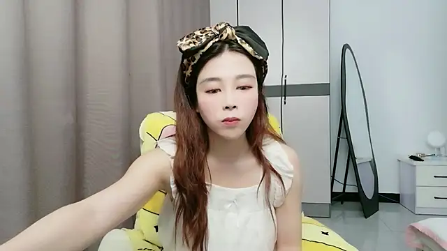 xiaoxiaohong030 online show from 06-04-26, 12:32