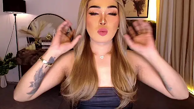 Snapshot of Empress_Candice chatting on 06-03-26, 10:49 Empress Candice online show from 06-03-26, 10:49