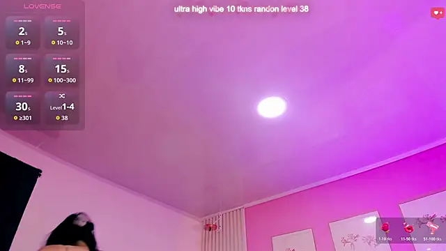 Ariana west  online show from 05-02-26, 12:43