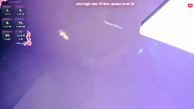 Ariana west  online show from 05-11-26, 12:28