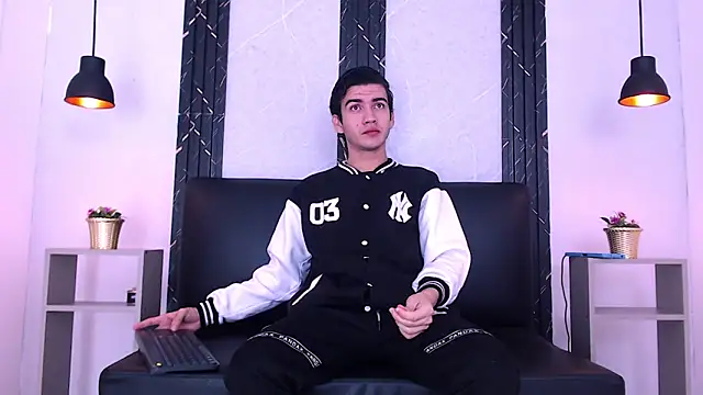 Feiccer Castquer online show from 05-10-26, 11:14