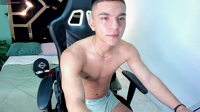 ELGRAN JEFE online show from 04-30-26, 01:07