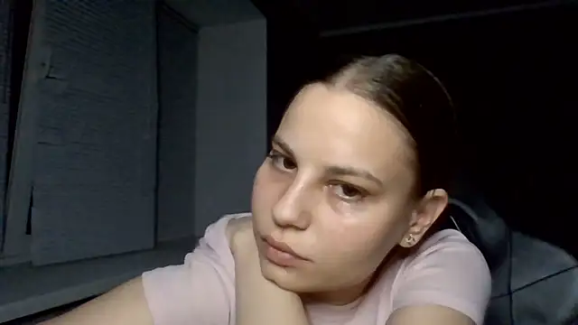 Linsyy ee  online show from 06-10-26, 08:43