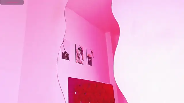 Snapshot of MaxPower003 chatting on 06-12-26, 12:30 MaxPower003 online show from 06-12-26, 12:30