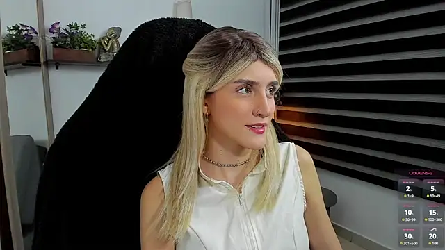 Jessica lisbon online show from 05-15-26, 05:44