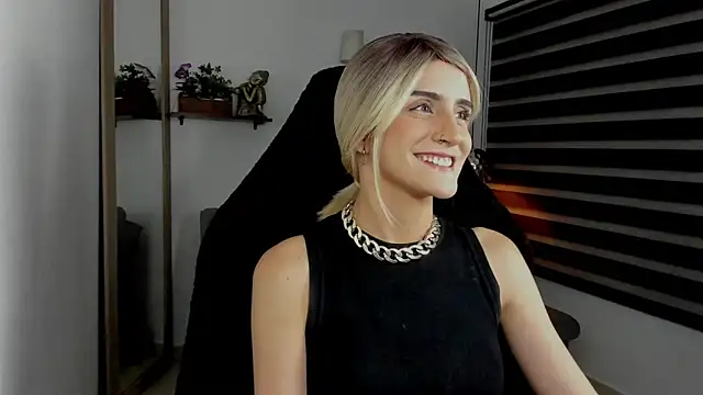 Jessica lisbon online show from 04-30-26, 04:14