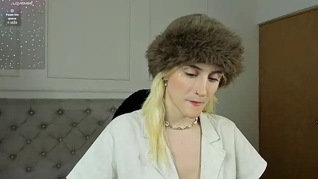 Jessica lisbon online show from 06-15-26, 09:47
