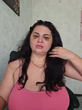 Snapshot of -CUTE-EVVIL- chatting on 06-10-26, 06:47 -CUTE-EVVIL- online show from 06-10-26, 06:47