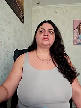 Snapshot of -CUTE-EVVIL- chatting on 05-10-26, 06:28 -CUTE-EVVIL- online show from 05-10-26, 06:28