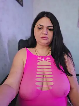 Snapshot of -CUTE-EVVIL- chatting on 05-18-26, 05:29 -CUTE-EVVIL- online show from 05-18-26, 05:29