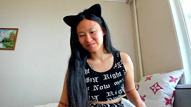 Snapshot of LeyaHanami chatting on 06-19-26, 09:26 LeyaHanami online show from 06-19-26, 09:26