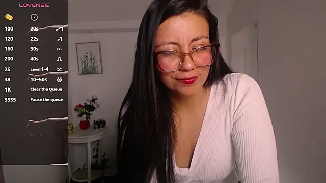 Snapshot of Valeri_bj chatting on 05-22-26, 08:18 Valeri bj online show from 05-22-26, 08:18