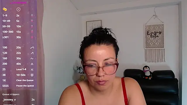 Snapshot of Valeri_bj chatting on 05-09-26, 01:14 Valeri bj online show from 05-09-26, 01:14