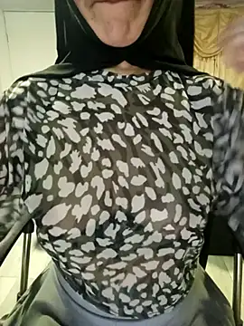 nadia  abaud online show from 11-04-25, 02:04