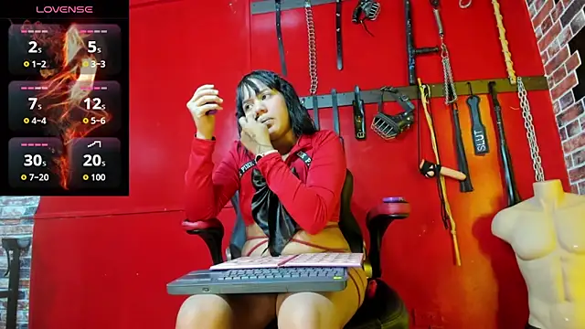 Dominatriz Arlette online show from 05-13-26, 07:10