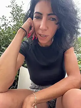 Yasmiinee online show from 05-30-26, 09:48