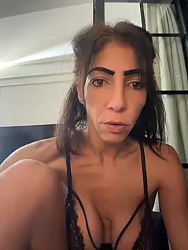 Yasmiinee online show from 06-29-26, 10:20
