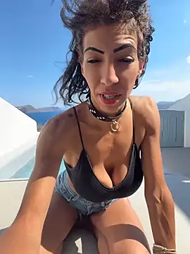 Yasmiinee online show from 06-18-26, 07:07