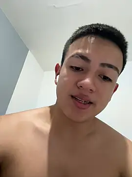 santiagoo madrid online show from 04-27-26, 02:53