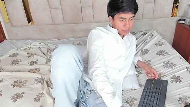 Snapshot of JassonMuller chatting on 06-11-26, 12:32 JassonMuller online show from 06-11-26, 12:32