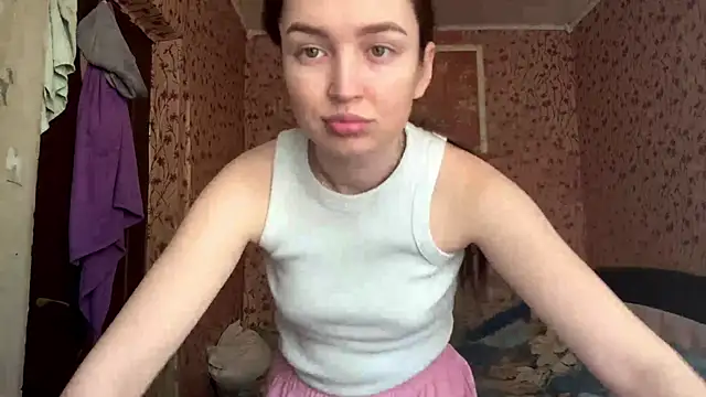 Chloooee online show from 05-08-26, 10:19