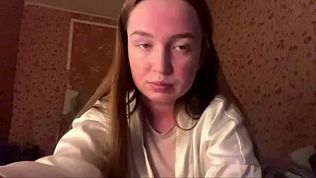 Chloooee online show from 05-26-26, 05:00
