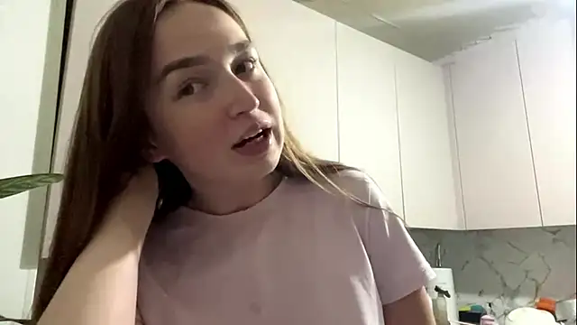 Chloooee online show from 06-03-26, 05:50