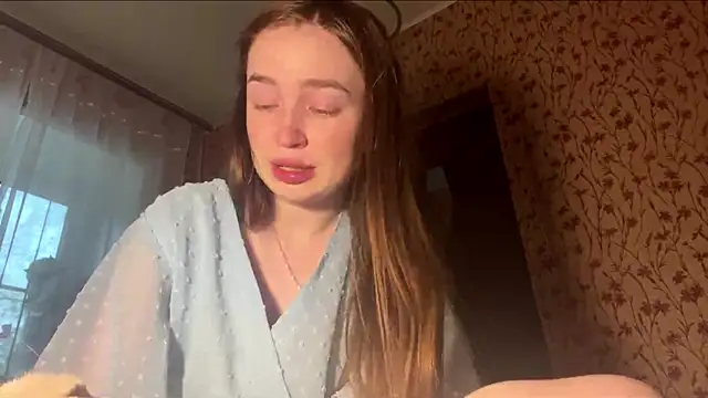 Chloooee online show from 05-12-26, 03:18