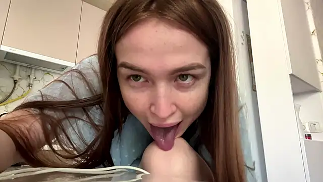 Chloooee online show from 05-06-26, 10:41