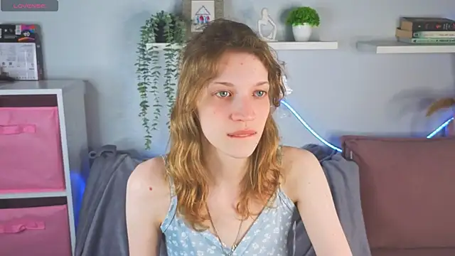 Emily Cartex online show from 05-17-26, 05:51