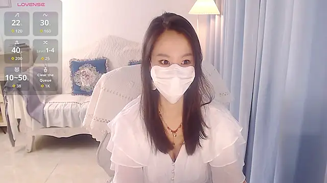 Snapshot of Ava-112 chatting on 07-19-26, 01:58 Ava-112 online show from 07-19-26, 01:58