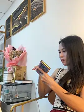 Snapshot of Xiaoyu-aa chatting on 06-11-26, 08:44 Xiaoyu-aa online show from 06-11-26, 08:44