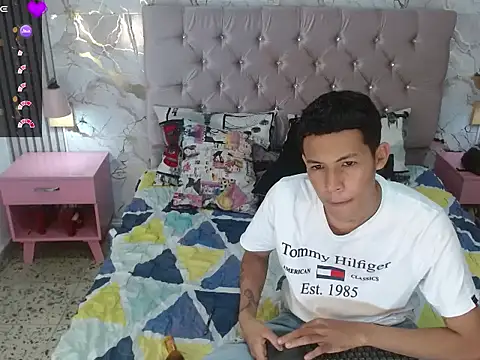 PhillipCox online show from 05-12-26, 04:09