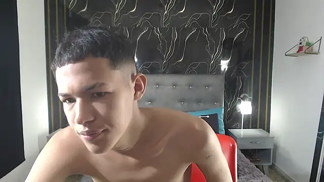 PhillipCox online show from 05-18-26, 01:05
