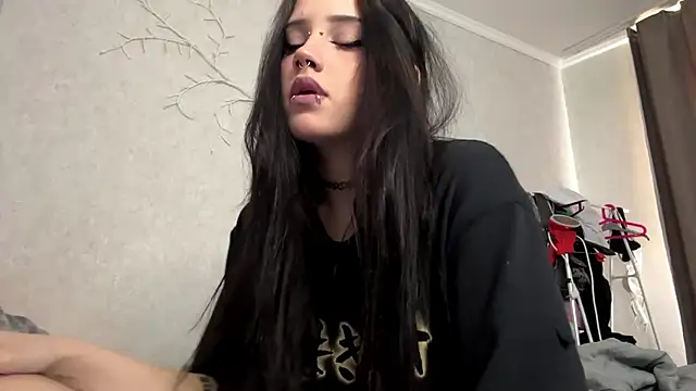 LouisePavlides online show from 05-15-26, 12:47