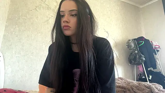 LouisePavlides online show from 05-27-26, 01:29