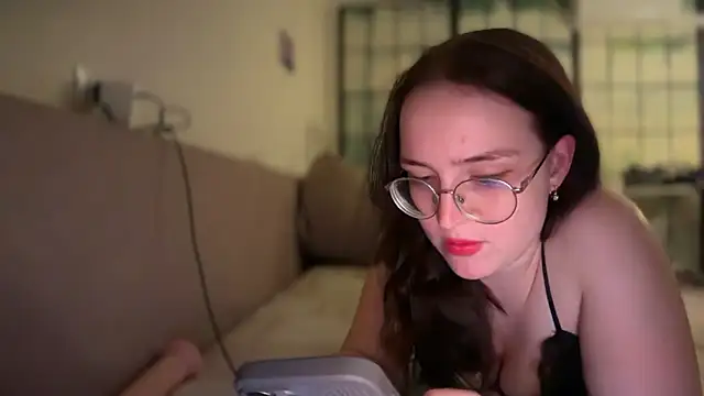 FoxyMiaa online show from 04-30-26, 05:09