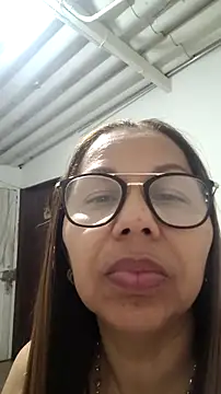 Ladymilf12 online show from 05-13-26, 01:12