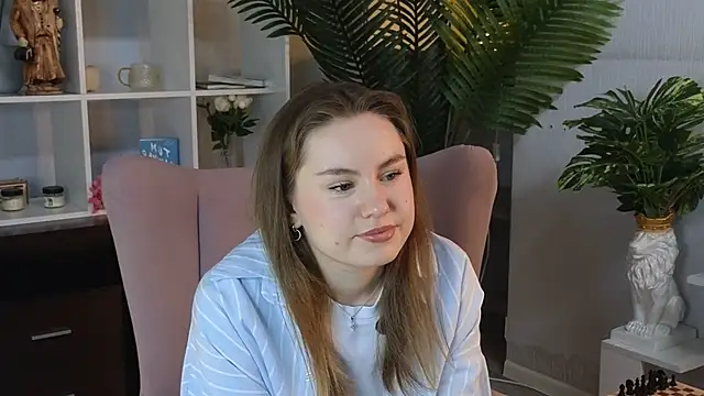 StaciaCarotenuto online show from 04-26-26, 09:39