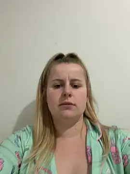 taylor-b online show from 05-06-26, 04:44