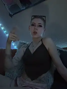 Lina-420 online show from 05-30-26, 08:14