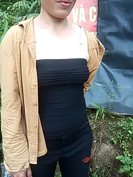 anhphi01 online show from 04-26-26, 08:22