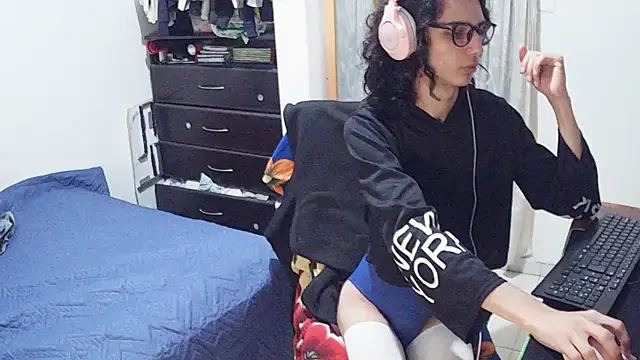 hxxyro1 online show from 04-29-26, 03:32