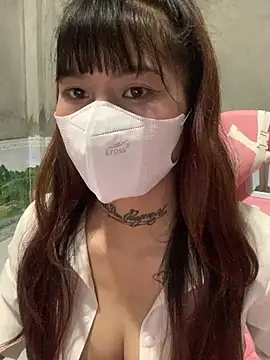 Lilyy18 online show from 06-04-26, 03:28